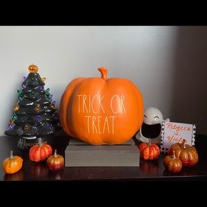 LARGE Rae Dunn Trick or Treat Pumpkin